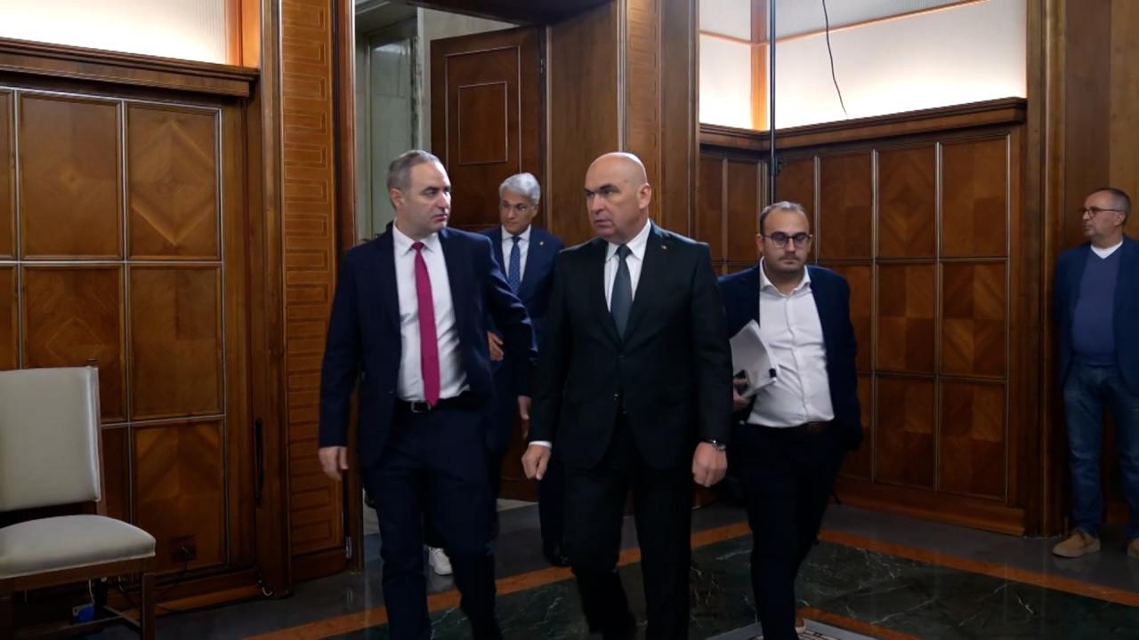 Bolojan, despre întâlnirea pe tema pensiilor magistraţilor: „Dacă nu luăm măsuri, amanetăm viitorul României”