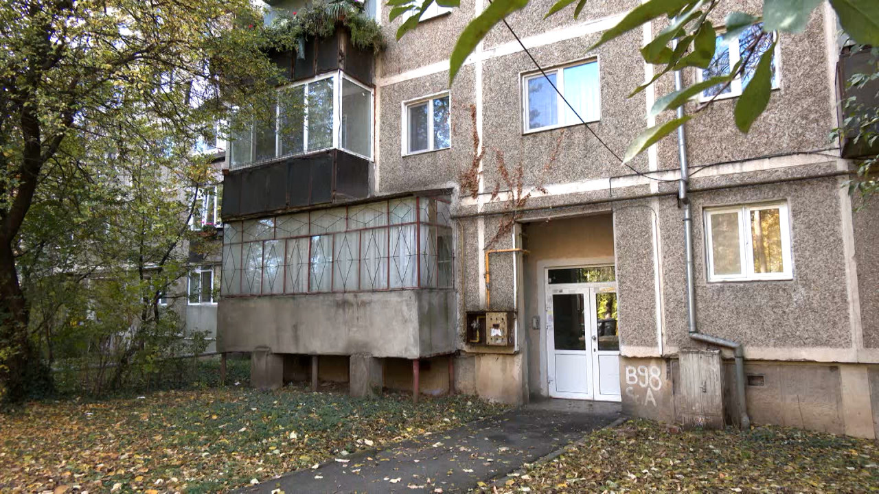 Blocuri lăsate în frig şi fără apă caldă, după ce administratorii au fugit cu banii de întreţinere
