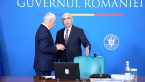 Concedieri, tăieri de salarii sau eliminarea sporurilor. Cum ar putea fi reduse cheltuielile la stat
