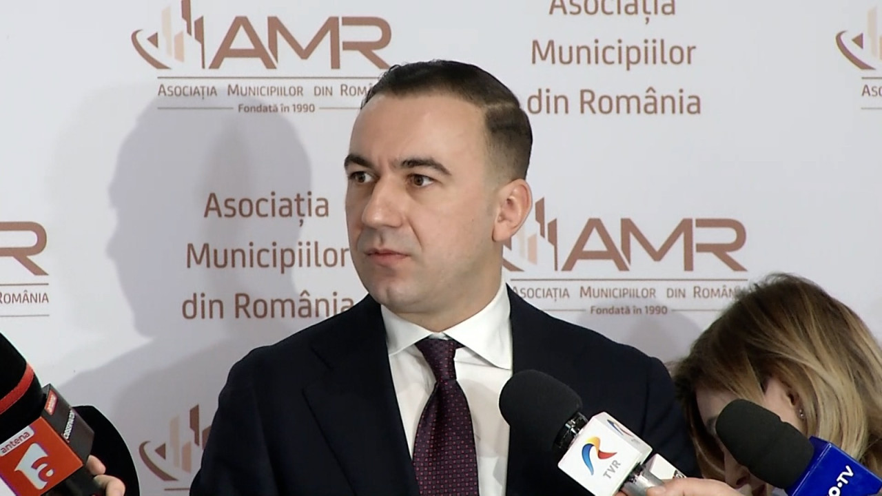 Ministrul Energiei acuză că preţul la motorină a crescut artificial, „pe valul” Lukoil: „Nici măcar cu un ban”