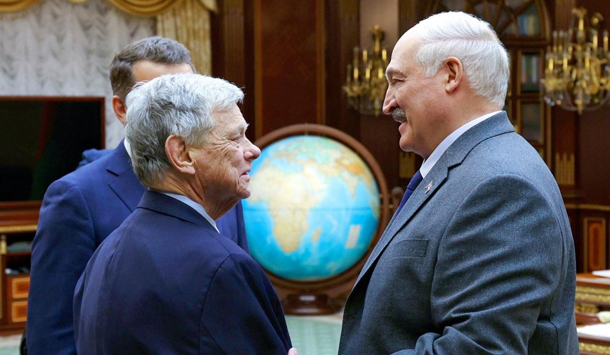 Belarusul a eliberat 123 deţinuţi politici, după discuţiile cu SUA. Printre ei, un laureat al Premiului Nobel