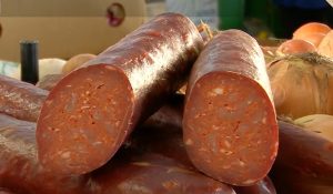 Cel mai bun produs de carne din România: „Ca să fie tradițional, trebuie să creștem porcii în curtea noastră”