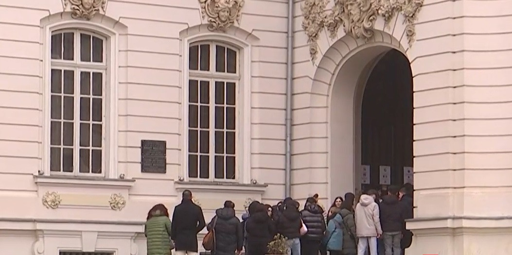 Târgul de Crăciun din Craiova aglomerează muzeele: „Sunt peste 6.000 de vizitatori. Vin să încerce şi altceva”