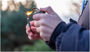 Un adolescent român a rămas fără o mână în Italia, după ce explozia unei petarde în noaptea de Anul Nou