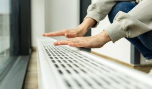 Furnizarea agentului termic, deficitară la 38% din blocurile din Capitală. Pe cine dă vina ELCEN