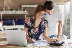 (P) Ghid rapid pentru gestionarea cheltuielilor după sărbători