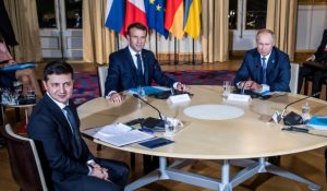 Putin şi Zelenski îşi aruncă mănuşa şi se invită reciproc la negocieri: „Să vină dacă îndrăzneşte”
