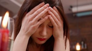 De ce se simt tinerii de 20 de ani ca şi cum ar avea 60. Specialiştii spun că e perfect normal