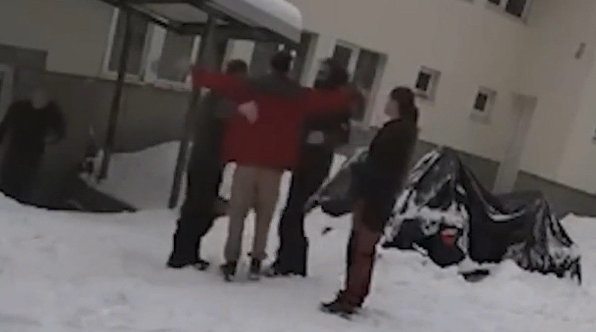 Misterul execuţiilor de lângă România se adânceşte. Ultimele imagini cu bărbaţii găsiţi morţi la o cabană
