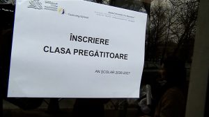 Înscrierile la clasa pregătitoare. Vize de flotant sau adeverinţe, în lupta pentru o şcoală „mai bună”