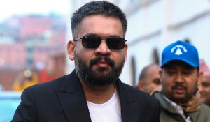 Un rapper devenit primar îl învinge pe fostul premier comunist al Nepalului la parlamentare