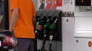 Românii îşi trec maşinile pe GPL, după scumpirile record. Instalarea sistemului e 3.000 de lei