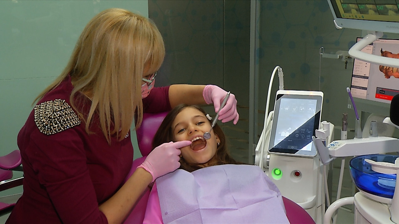 România, codașă la sănătatea dentară. Medic: Suntem lăsaţi singuri de un stat care consideră dinţii un lux