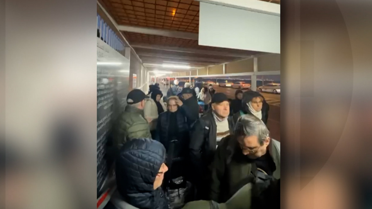 EXCLUSIV. Românii evacuaţi prin Egipt povestesc prin ce au trecut: taxe peste taxe şi bunuri furate din bagaje