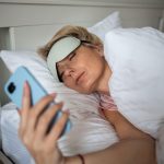 Efectele filmuleţelor scurte din social media asupra creierului. Pericolele pe care nu le bănuim