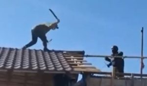 Atacatorul cu sabie și scut din Argeș și-a făcut singur armele. Bărbatul a fost reținut