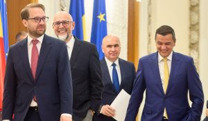 Cine mai e la putere şi cine în opoziţie? Analist, despre „cinismul politicii româneşti”
