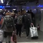 360 de români aflați în zona de conflict, aduși în țară. „Nu a fost repatriere. Totul a fost pe banii noştri”