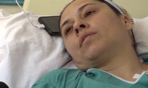 Femeie de 39 de ani, înjunghiată de ginerele său, în Ploieşti: „Ţipam, atunci au coborât şi vecinii”