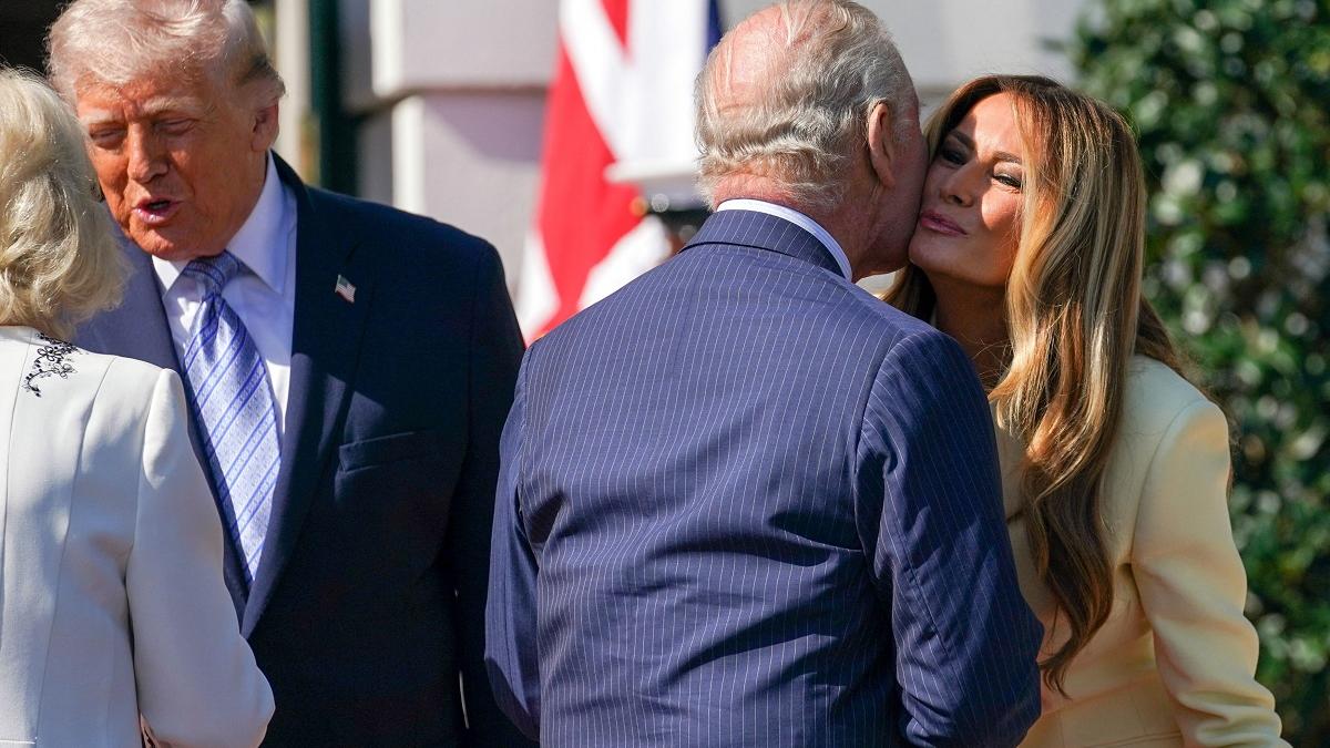 Încălcarea Protocolului Regal: Implicațiile Gestului lui Donald Trump în fața Regelui Charles