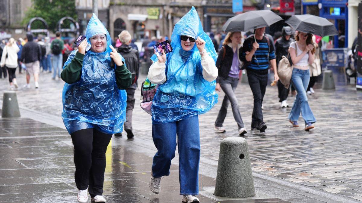Iarna se întoarce în România: Frig și ninsori în perspectiva unei primăveri instabile