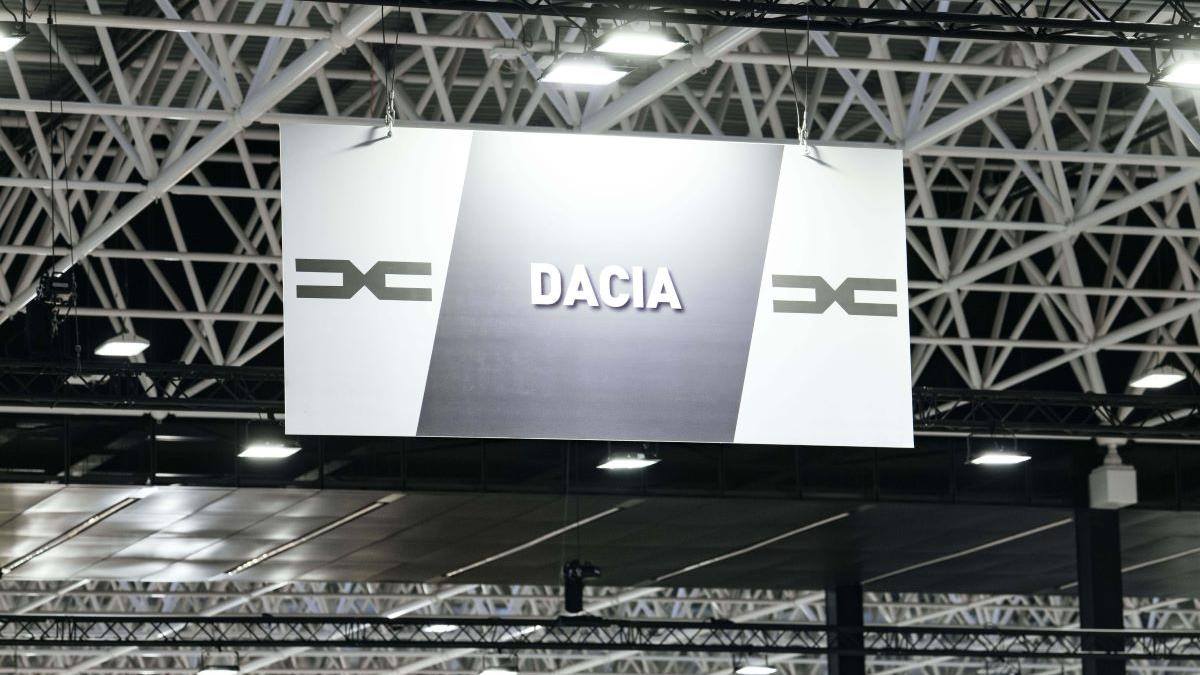 Căderea pieței auto din România: Impactul crizei politice și blocajul programului Rabla asupra Dacia
