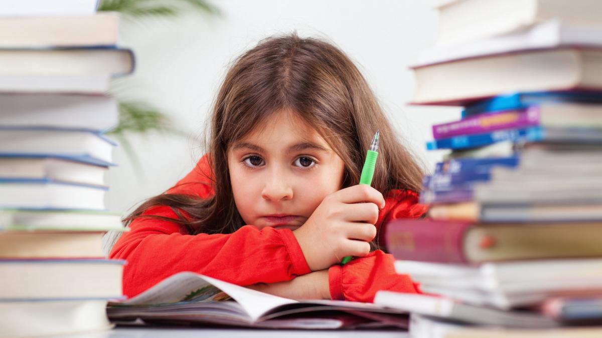 Războiul Formulelor: De ce fetele întâmpină dificultăți în domeniul științelor exacte?