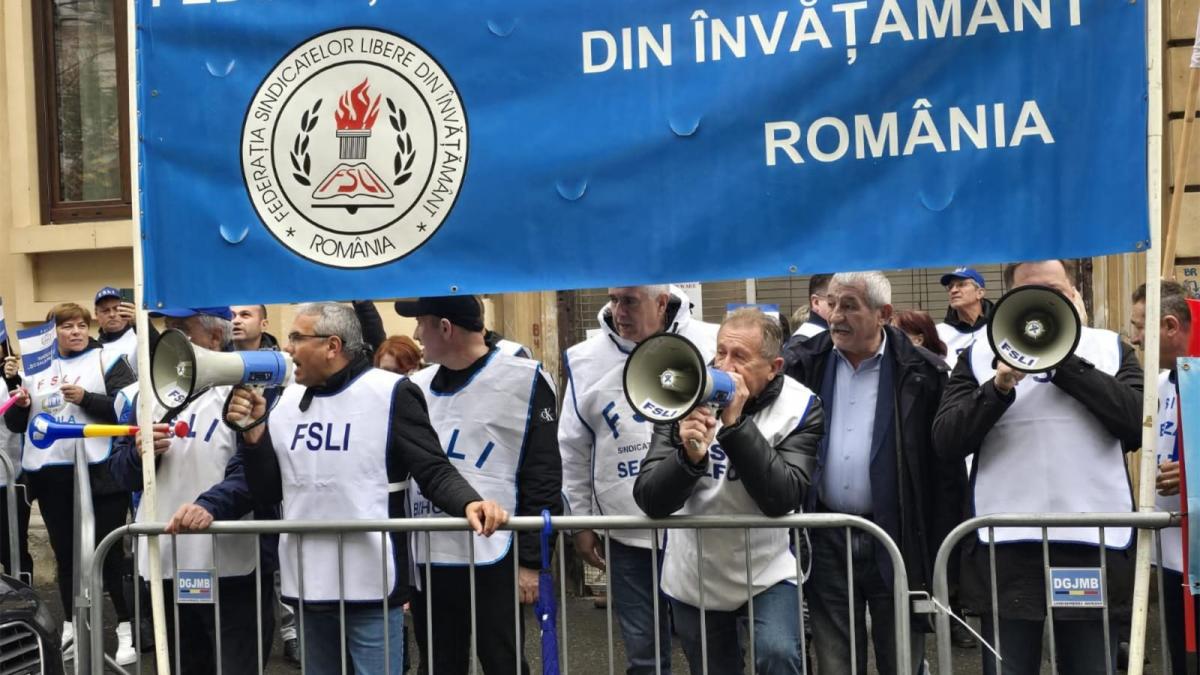 Profesorii din România se pregătesc pentru o grevă generală în mai 2026: Cauze, implicații și perspective