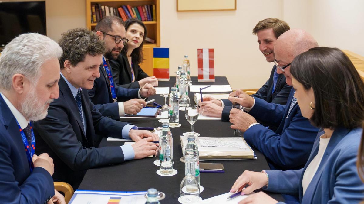 Întâlnirea dintre Nicușor Dan și cancelarul Austriei: O analiză detaliată asupra relațiilor româno-austriece și implicațiile pentru România