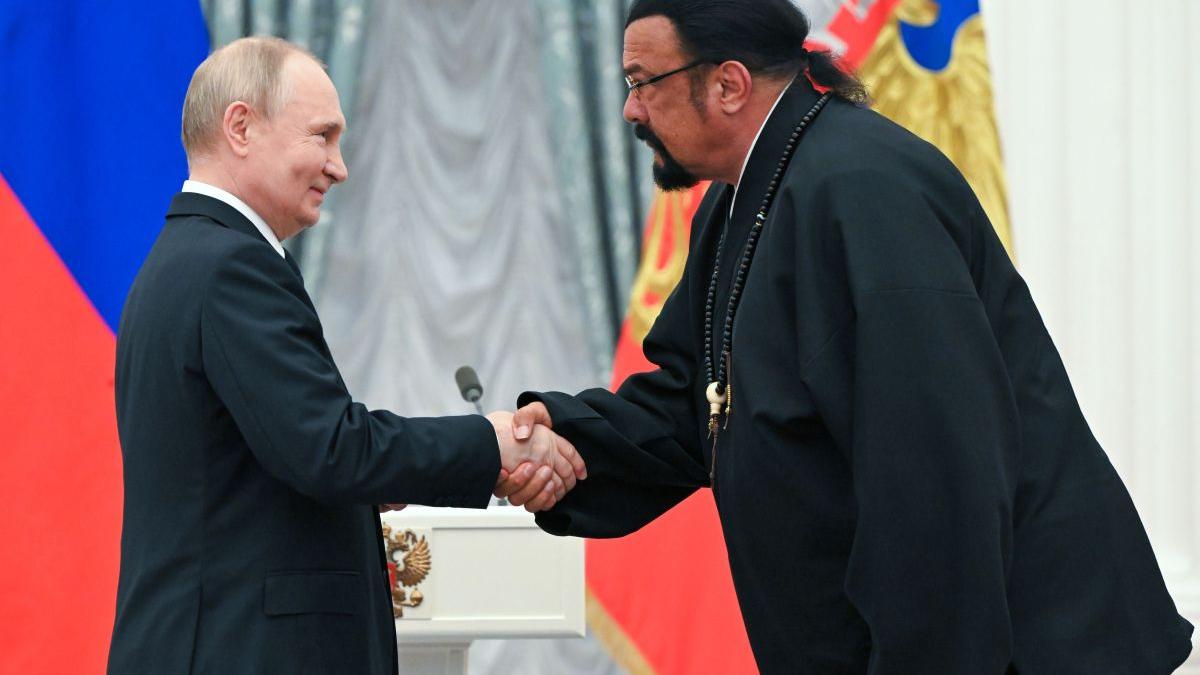 Putin și Premiile de Onoare pentru VIP-urile Pro-Ruse: O Analiză a Strategiilor Geopolitice