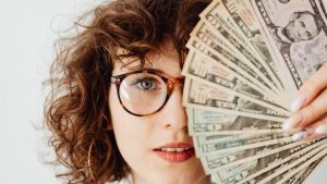 Energia zilei de 29 aprilie 2026: Oportunități financiare pentru patru zodii și impactul social al astrelor