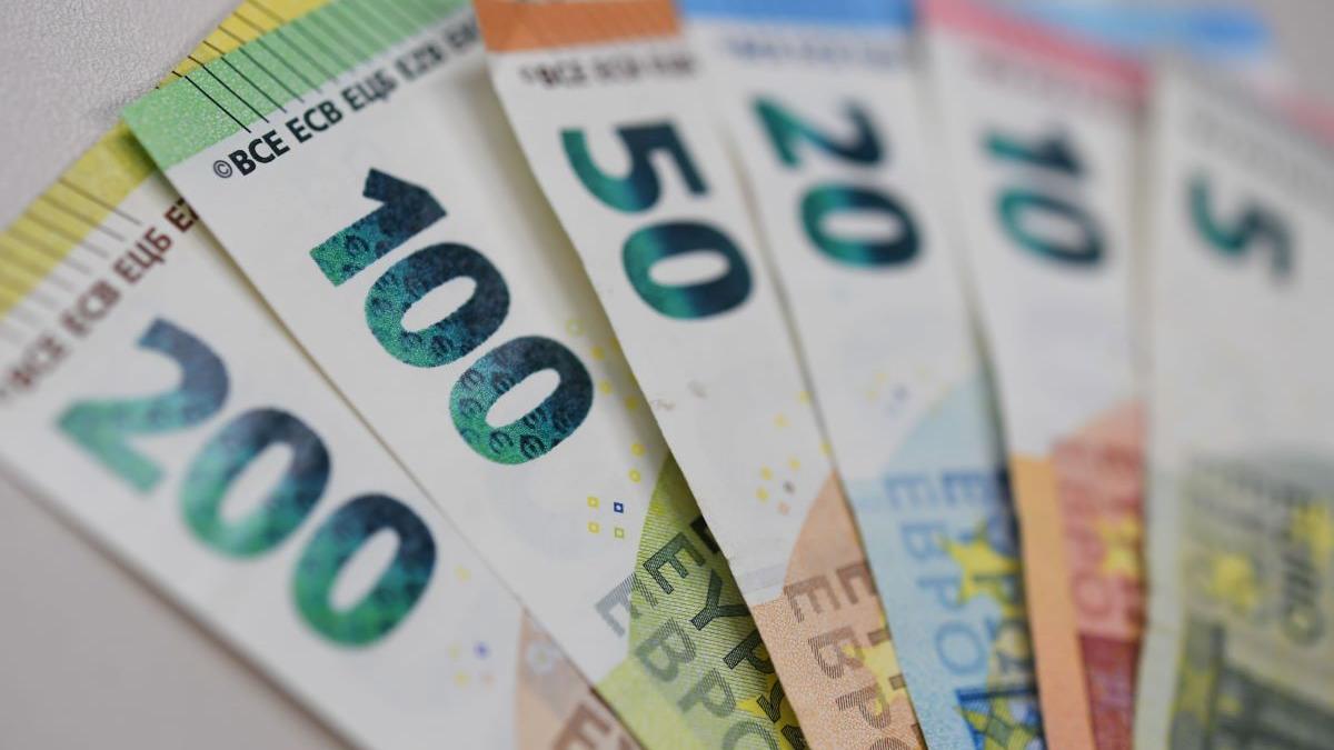 Prăbușirea leului: Cauze, implicații și perspective într-un peisaj politic instabil