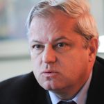 Mascarada: O analiză profundă a contextului socio-economic și politic din România