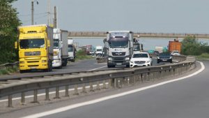 Impactul Restricțiilor de Circulație pentru Mașinile de Mare Tonaj pe A2 și Drumurile Naționale: O Analiză Amănunțită