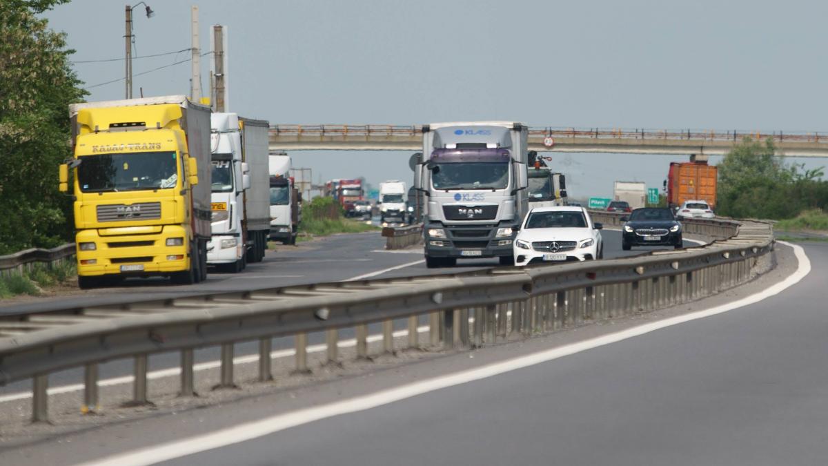 Impactul Restricțiilor de Circulație pentru Mașinile de Mare Tonaj pe A2 și Drumurile Naționale: O Analiză Amănunțită