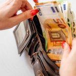 Cine va străluci financiar în luna mai 2026? Analiza zodiilor și impactul astrologiei asupra succesului economic