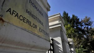 Români Captivi în Strâmtoarea Hormuz: O Analiză a Situației Geopolitice și Impactului Asupra Cetățenilor