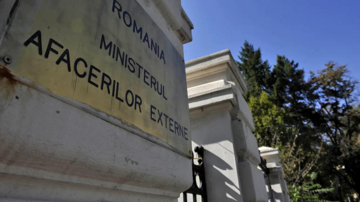 Români Captivi în Strâmtoarea Hormuz: O Analiză a Situației Geopolitice și Impactului Asupra Cetățenilor