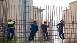 Explozie în Sectorul Construcțiilor: O Analiză Detaliată a Creșterii Autorizațiilor de Construire în Martie
