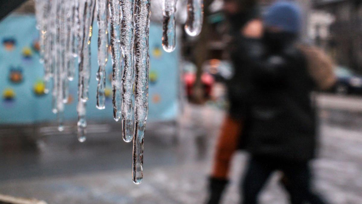 România îngheață de 1 Mai: Recorduri istorice de frig și blocajul atmosferic Omega