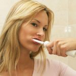Pericolele invizibile: Cum obiceiurile zilnice afectează sănătatea dentară
