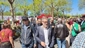Atacuri simbolice și dezvăluiri politice: Contextul incidentului cu făina din Franța