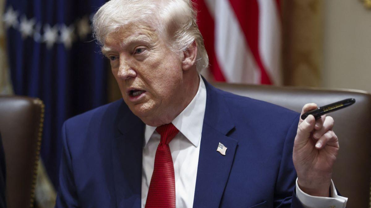 De ce Trump refuză să poarte vestă antiglonț: O analiză a securității personale și a percepției publice