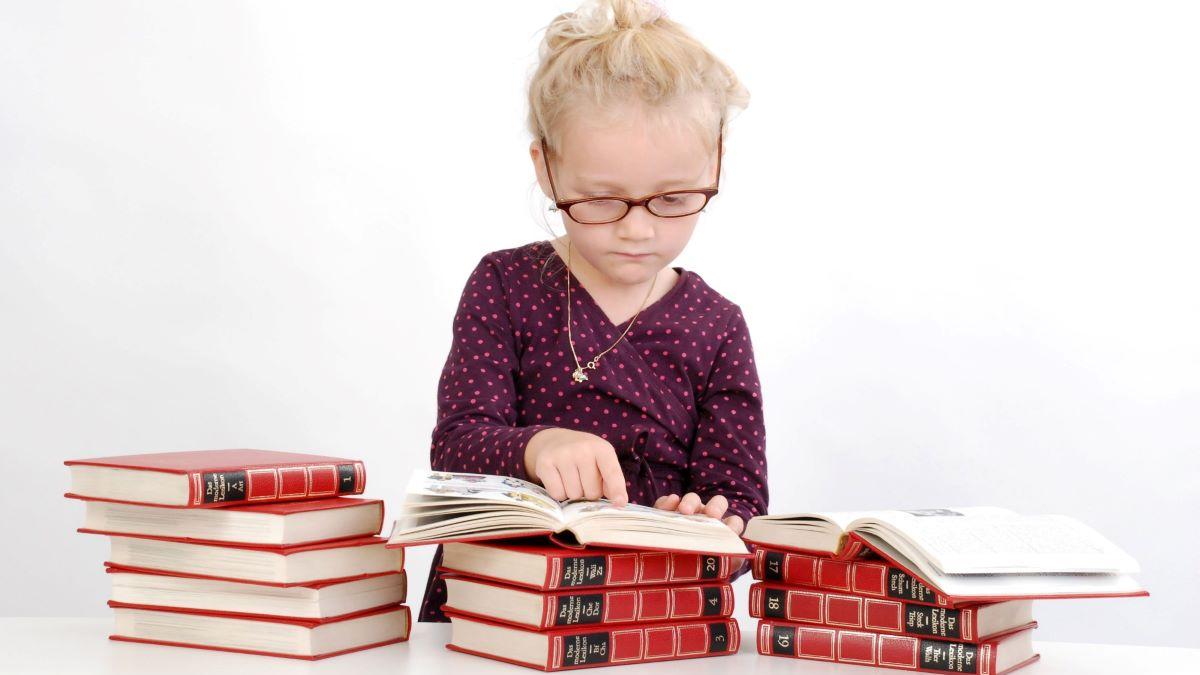 Explorarea Nașterii Oamenilor Dornici de Cunoaștere: O Analiză Detaliată a Investițiilor în Educație și Cultură