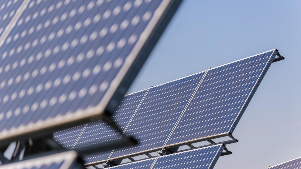 Impactul Războiului din Iran asupra Tranziției Energetice Globale: O Privire Asupra Creșterii Cererii pentru Energia Verde