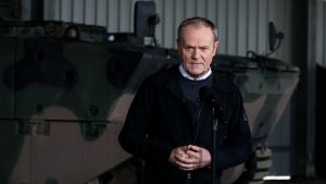 Avertismentul lui Tusk zguduie NATO: Riscurile și implicațiile unei alianțe în criză