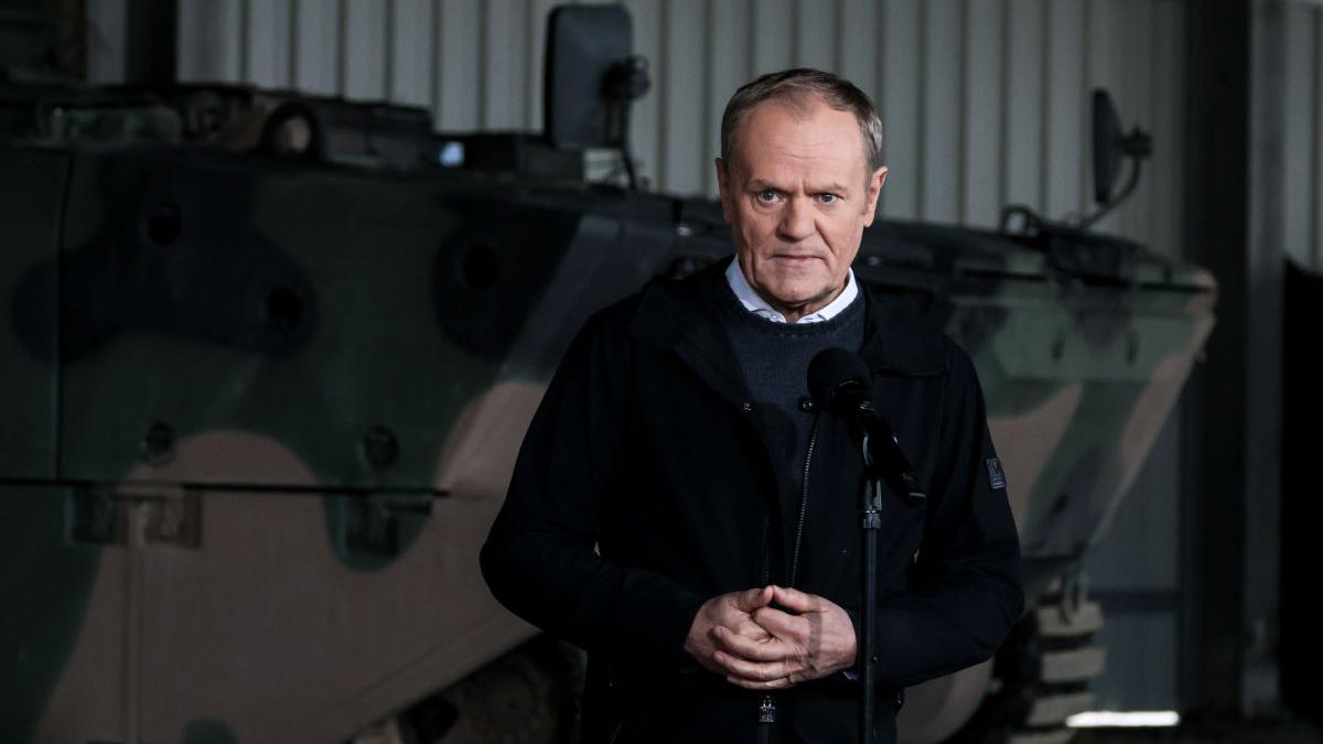 Avertismentul lui Tusk zguduie NATO: Riscurile și implicațiile unei alianțe în criză