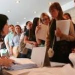 Tinerii români pe piața muncii: O analiză profundă a paradoxului angajării și șomajului