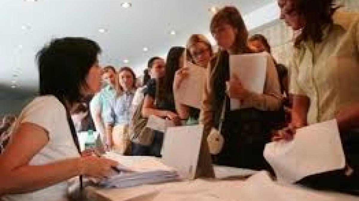 Tinerii români pe piața muncii: O analiză profundă a paradoxului angajării și șomajului
