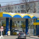 ANALIZĂ: OMV Petrom și provocările economice din 2026 – Scăderea profitului net cu 4% și implicațiile acesteia